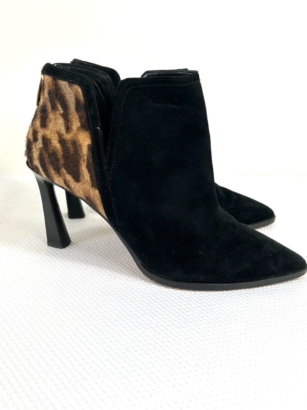 Vince Camuto Women’s 8.5 Booties Black Front Animal Print Back Open Side Shoe
